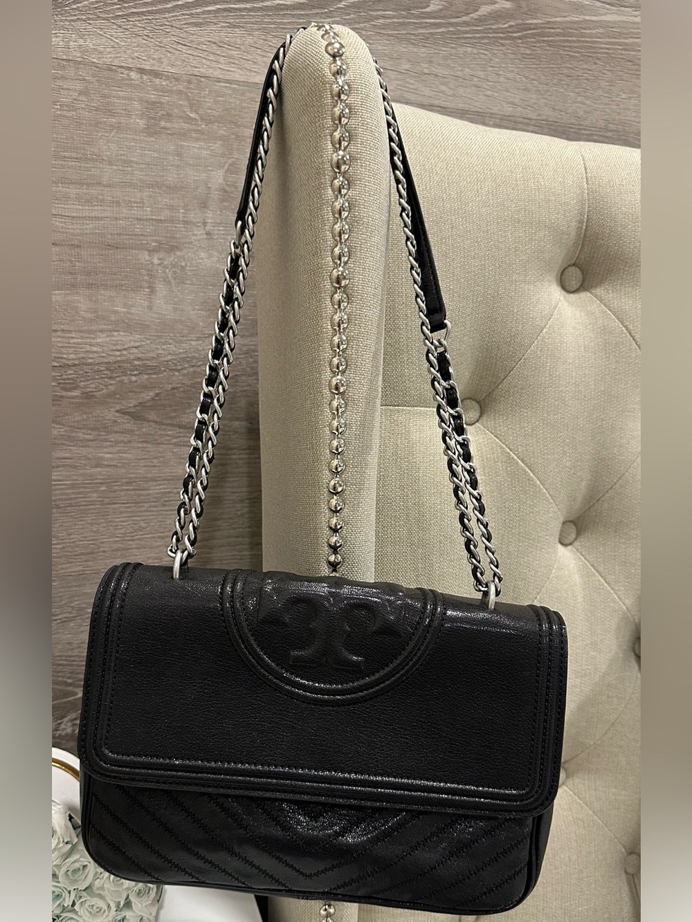 Tory Burch Fleming Distressed Shoulder Bag Metallic Black Leather